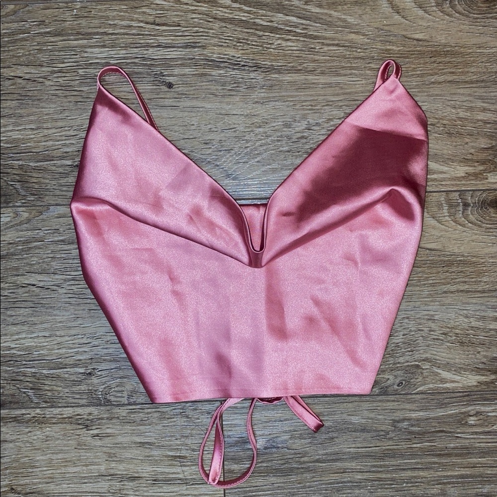 💗 Pink Sating halter top